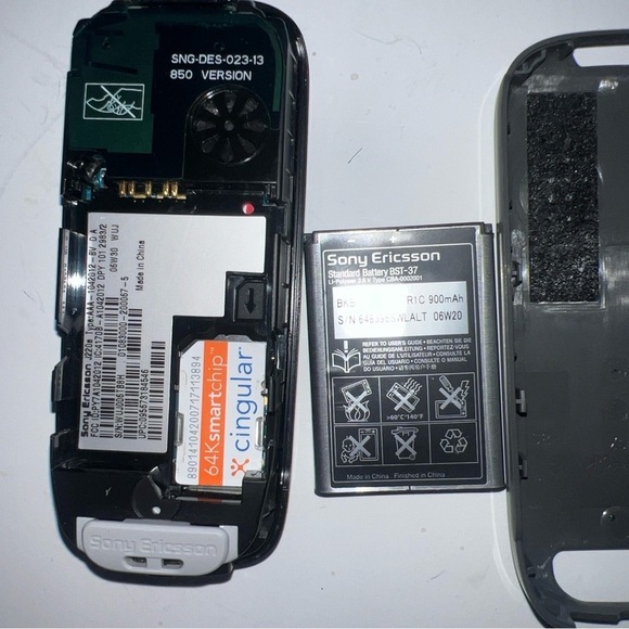 Sony Ericsson j220a Cingular cell Phone, UNTESTED Parts Only (Read Description) - Picture 8 of 10